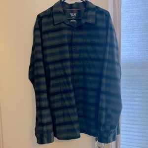 Mens XL Mountain Hardwear long-sleeve button-up shirt